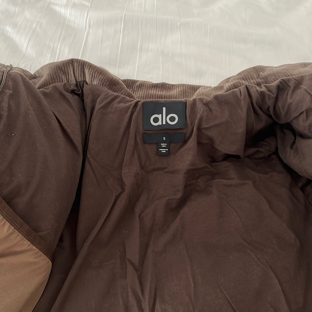 Alo yoga puffer perfect condition